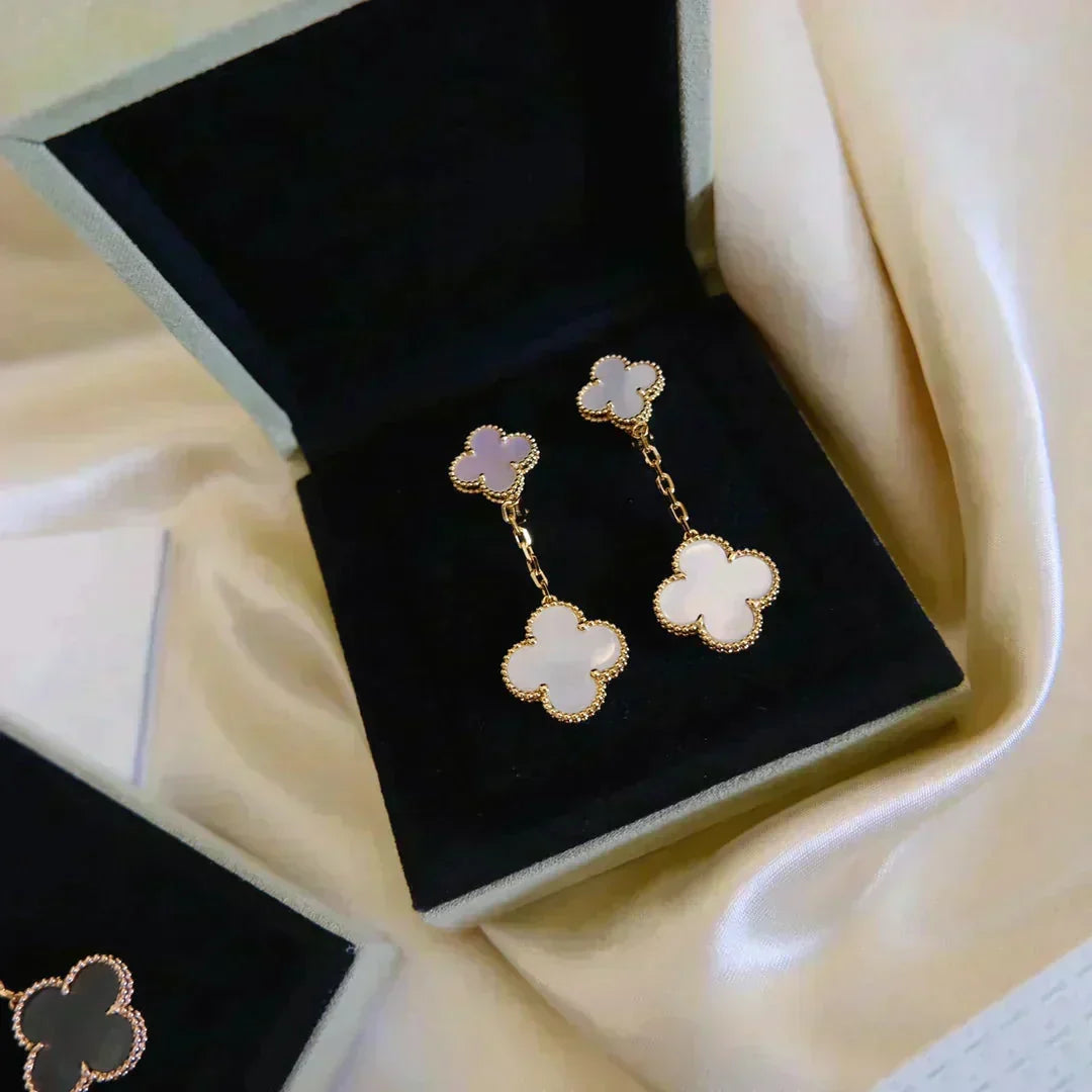 VCA CLOVER 2 MOTIF WHITE MOP EARRINGS