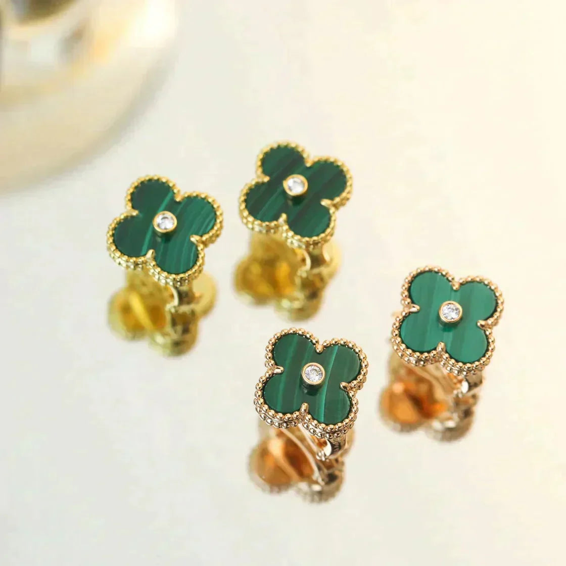 VCA CLOVER MEDIUM 1 MOTIFS MALACHITE DIAMOND EARRINGS