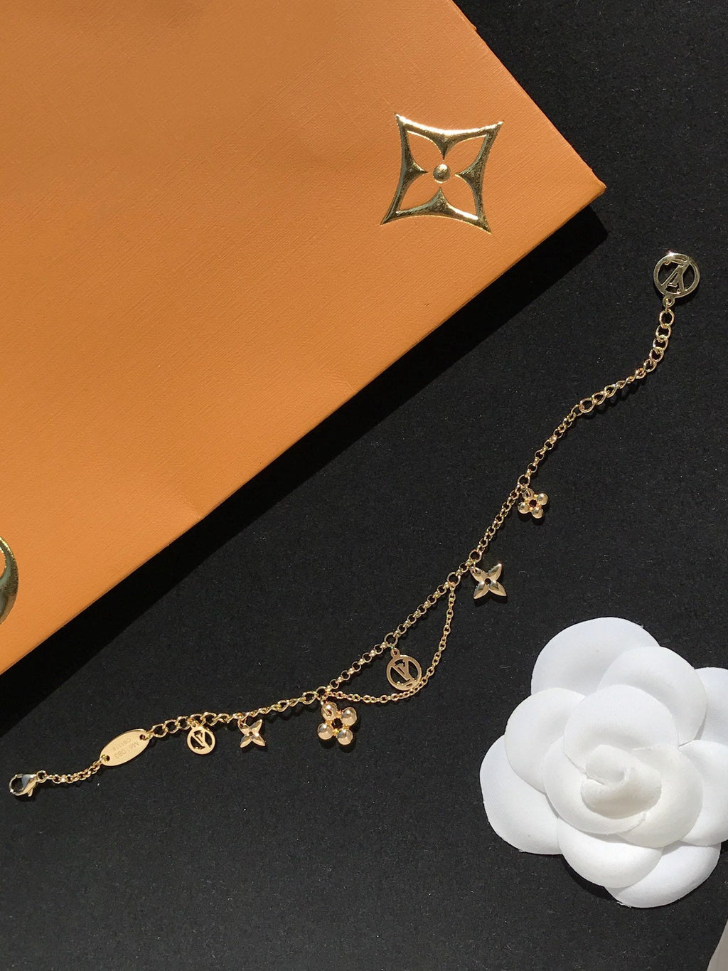 LOUIS VUITTON BLOOMING PINK GOLD MOP BRACELET