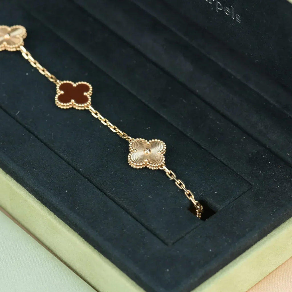 VCA CLOVER 5 MOTIF RED CORNELIAN BRACELET COLLECTION