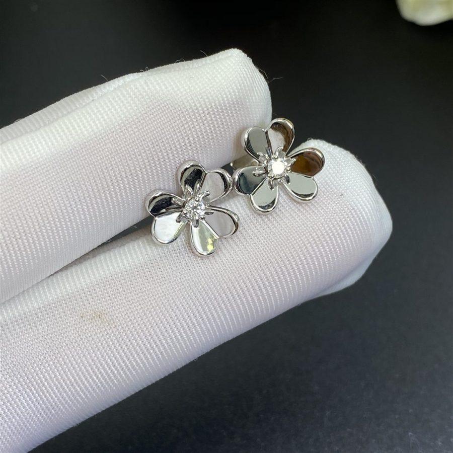 VCA FRIVOLE MINI SILVER FLOWER EARRINGS